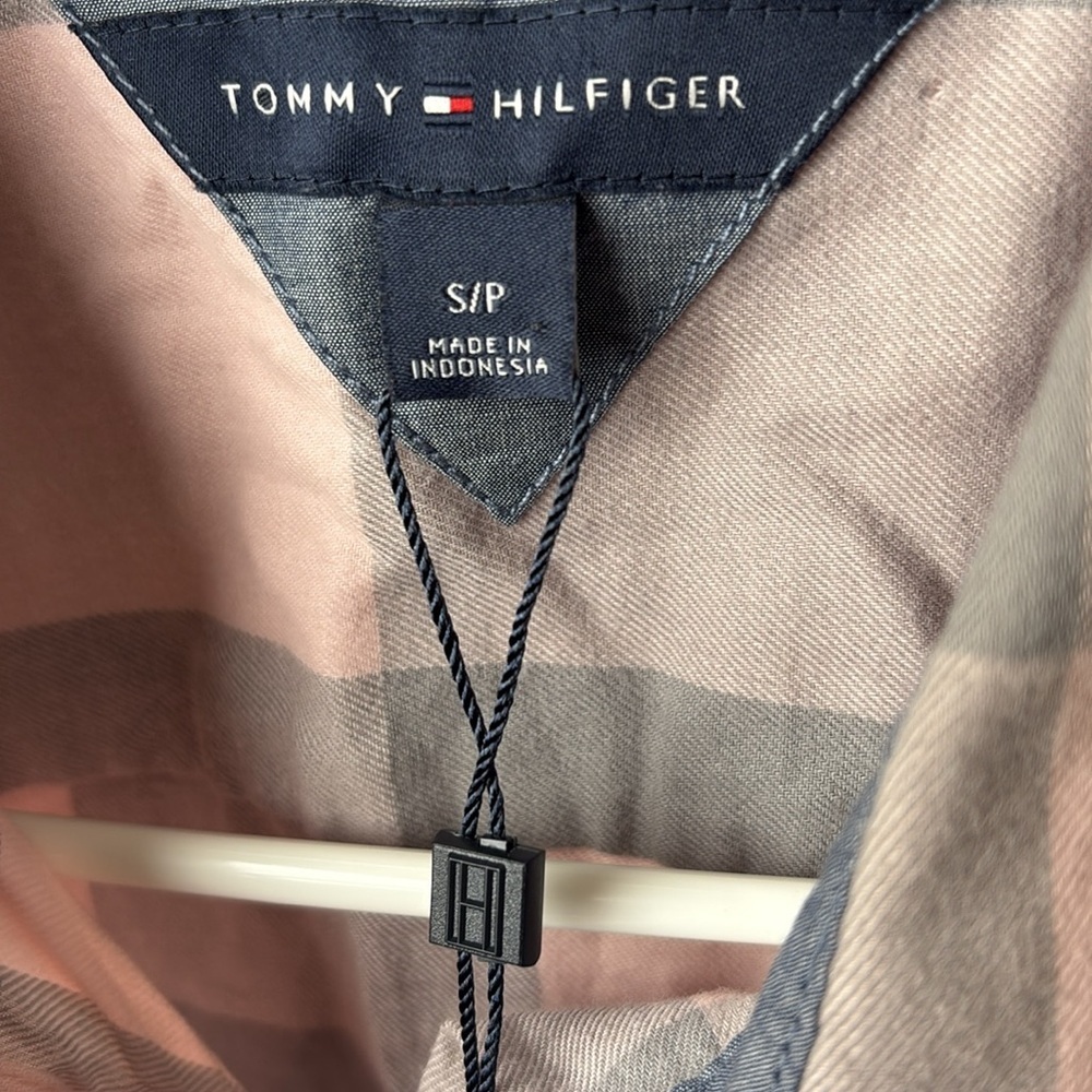 NWT Tommy Hilfiger Heritage Pink/Gray Plaid Button Up - Picture 4 of 7